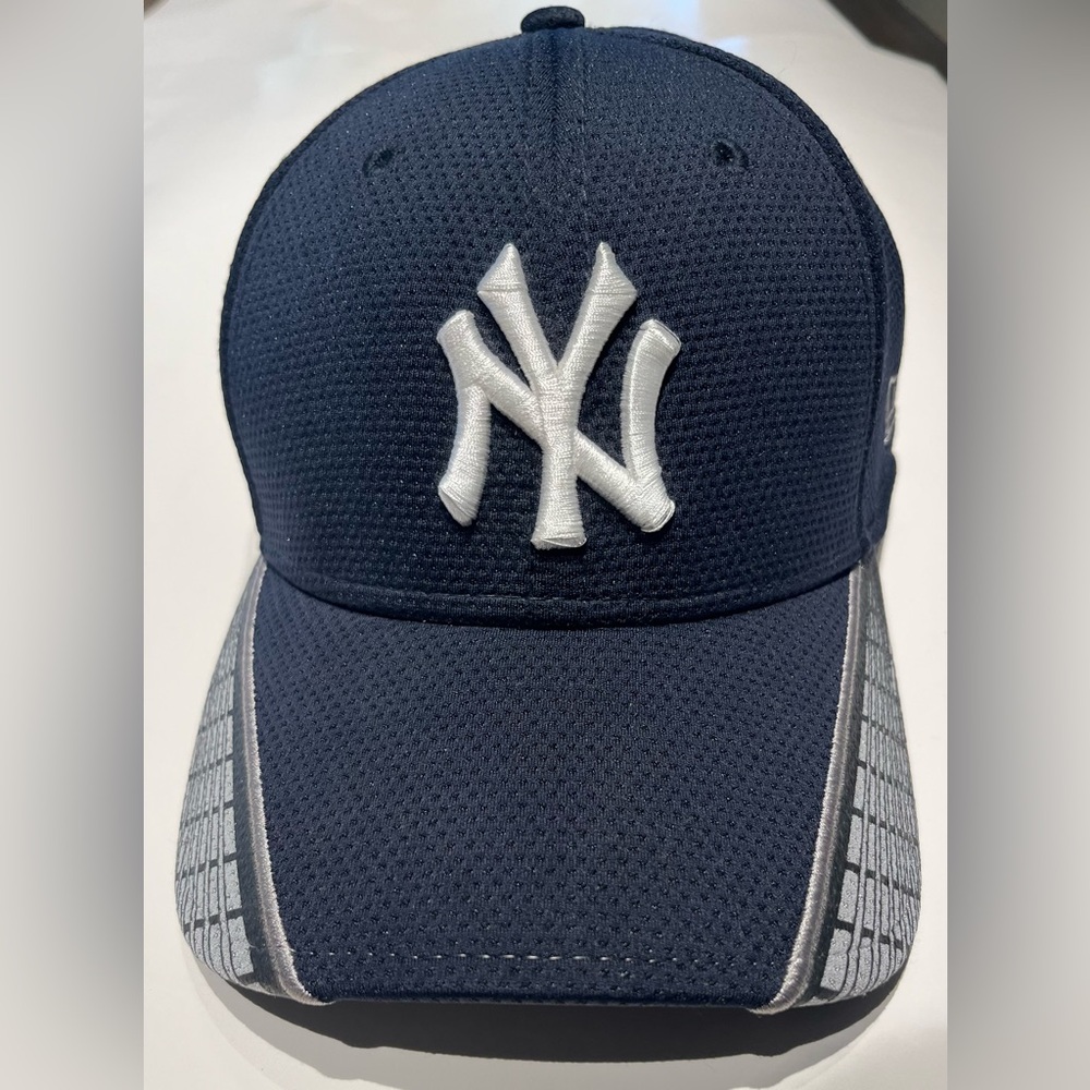 New Era Adult New York Yankees 39Thirty Classic Navy Stretch Fit Hat